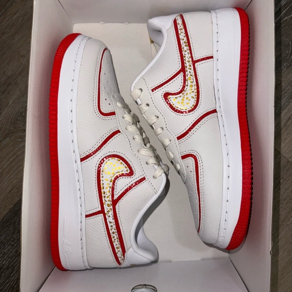 Women’s Nike Air Force 1 CR7 Red Safari “I Don’t Chase Records” - Picture 1 of 4